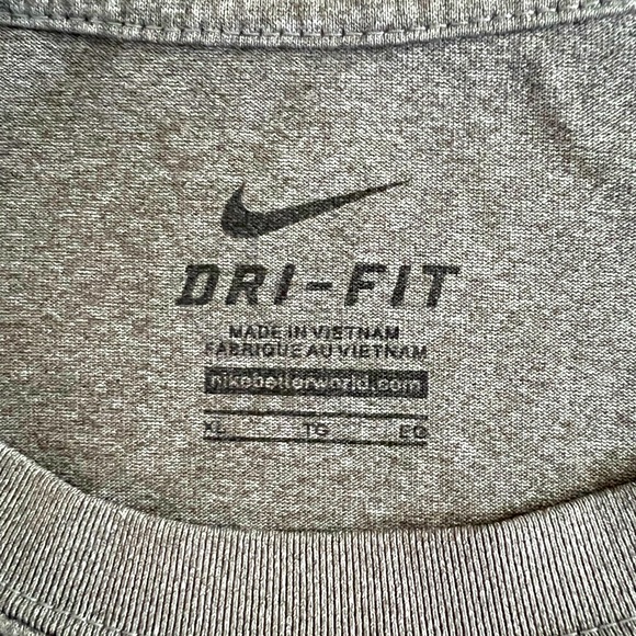Nike Dri Fit Short Sleeves Shirt - Picture 2 of 3